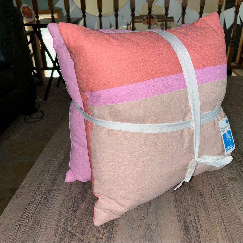Decorative pillows